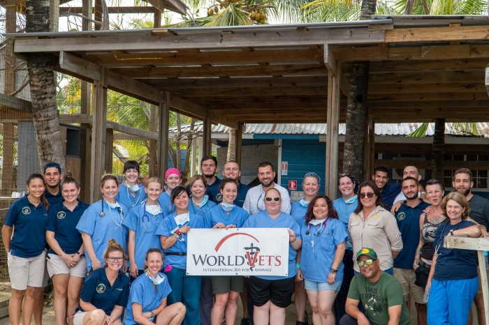 World Vets Team Helps Wildlife in Honduras